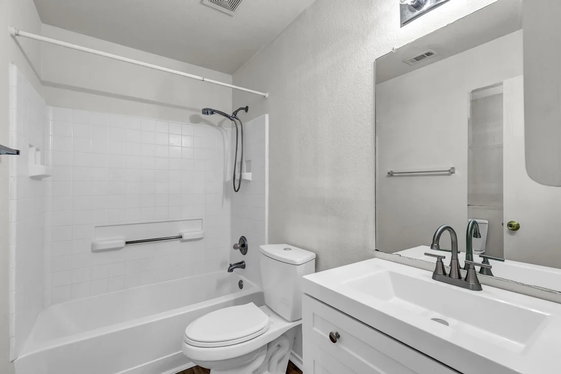 Photo of 609 Golden Gate DR