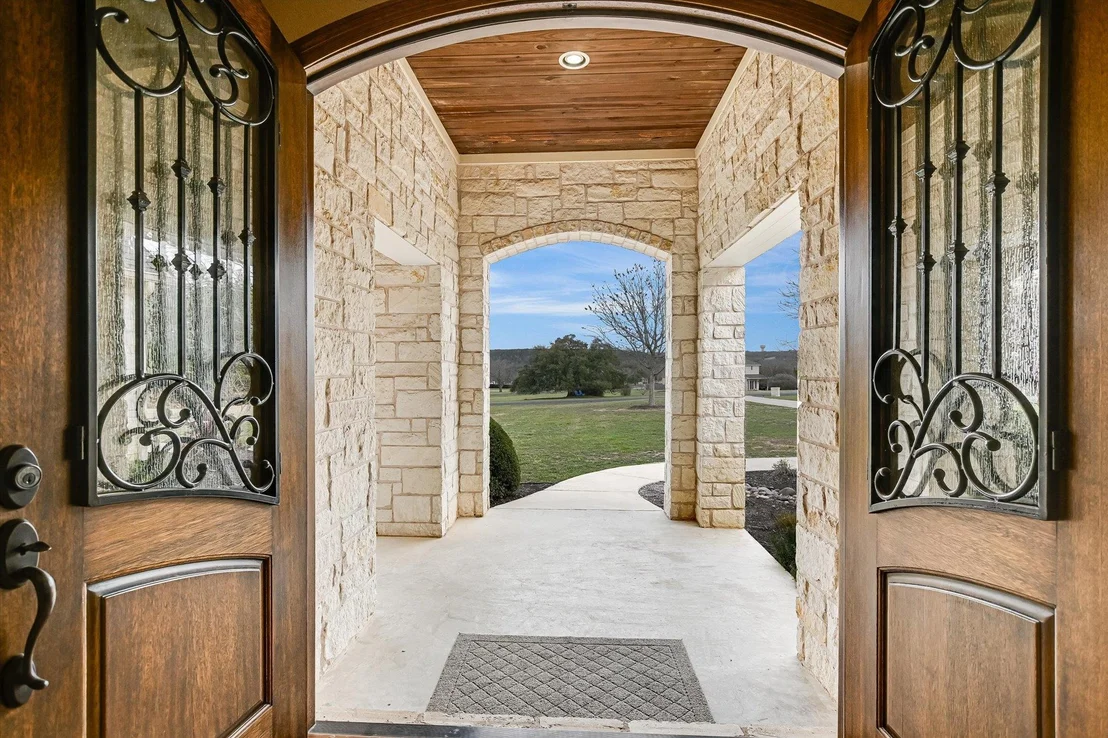 Photo of 604 Lake Side CV