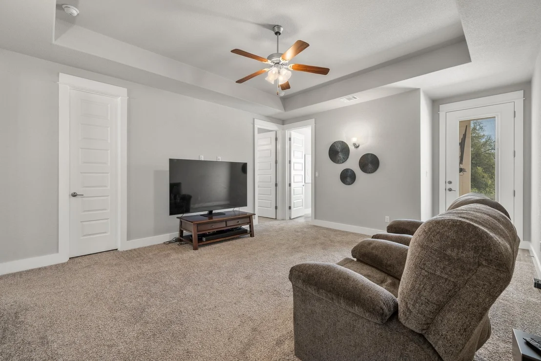 Photo of 221 Highland Oaks