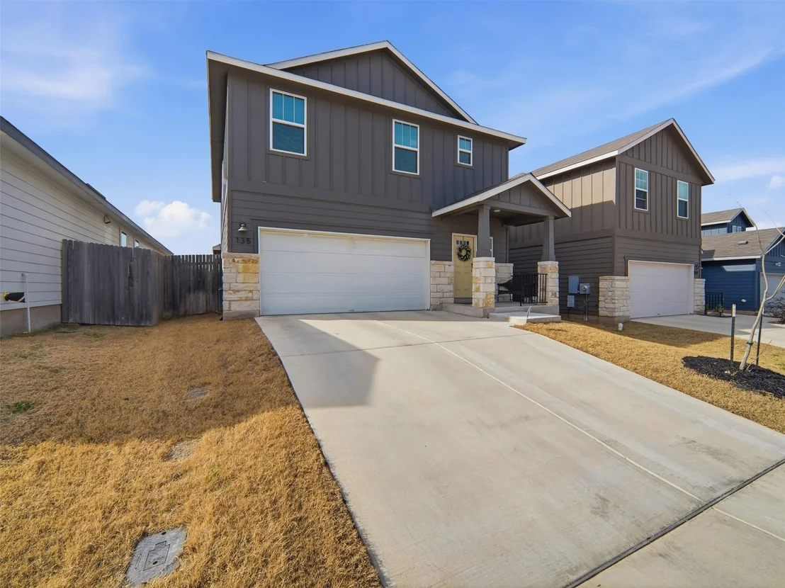 Photo of 135 Mason Hill LN