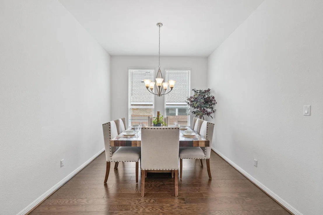 Photo of 211 Prato PL