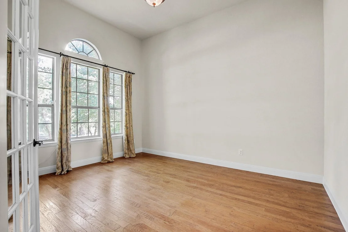 Photo of 272 Pine Post CV