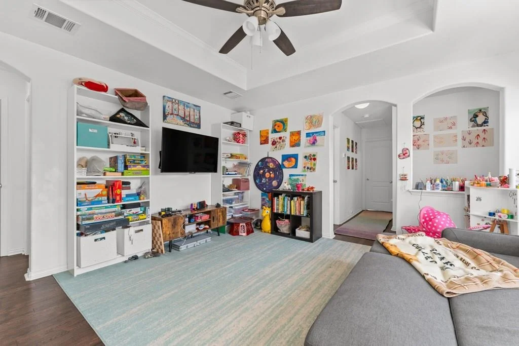 Photo of 1047 Giberson WAY