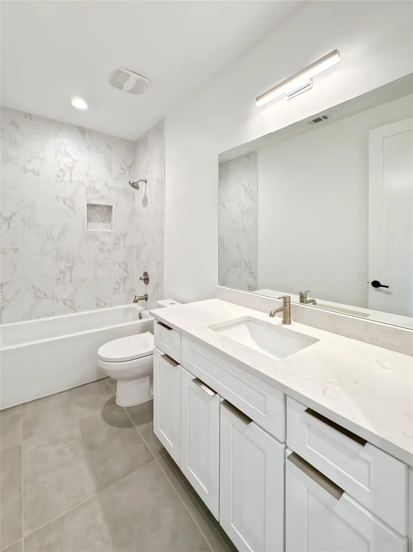 Photo of Unit B at 3614 Abbate CIR