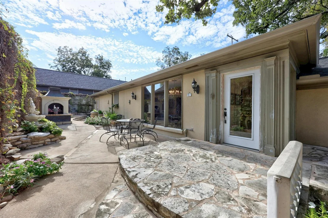 Photo of 6709 Vine ST