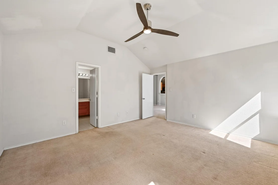 Photo of 740 Clearview CIR