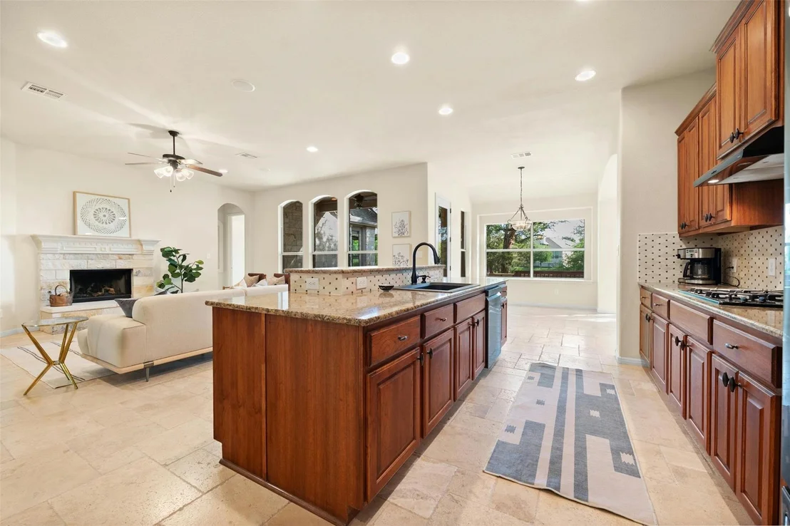 Photo of 240 Bolton DR