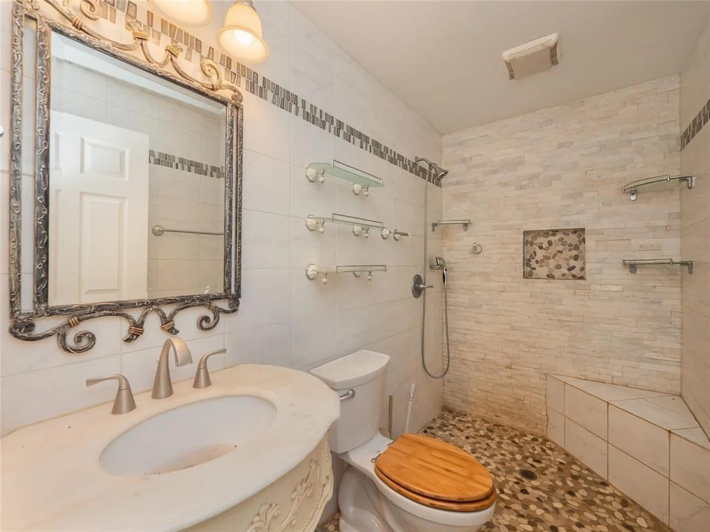 Photo of 368 Riddle RD
