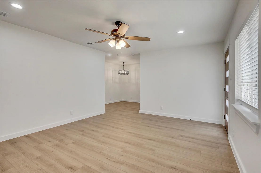 Photo of Unit A at 1402 Valleyridge CIR