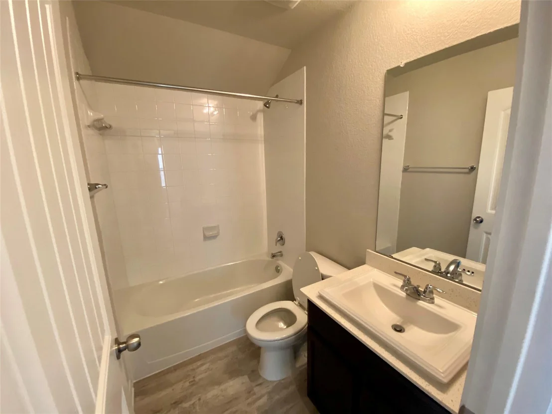 Photo of 632 Donegal LN