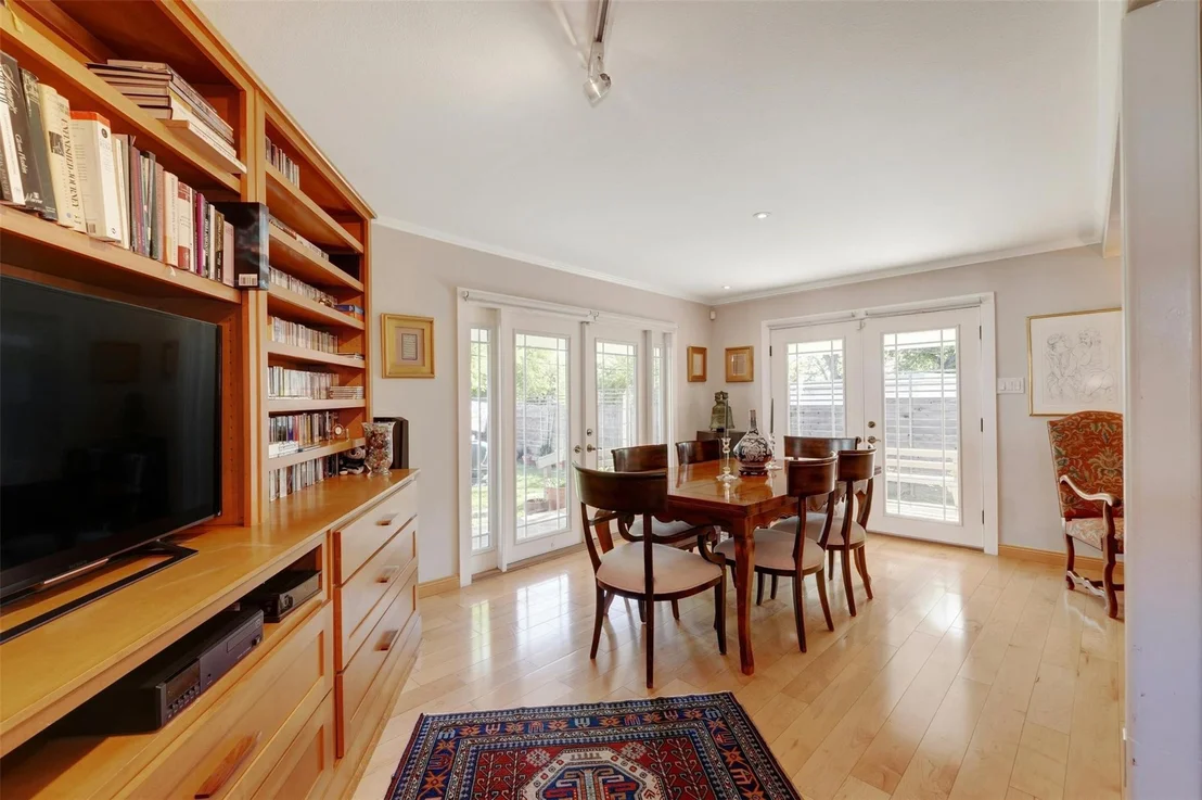 Photo of 1302 Berkshire DR