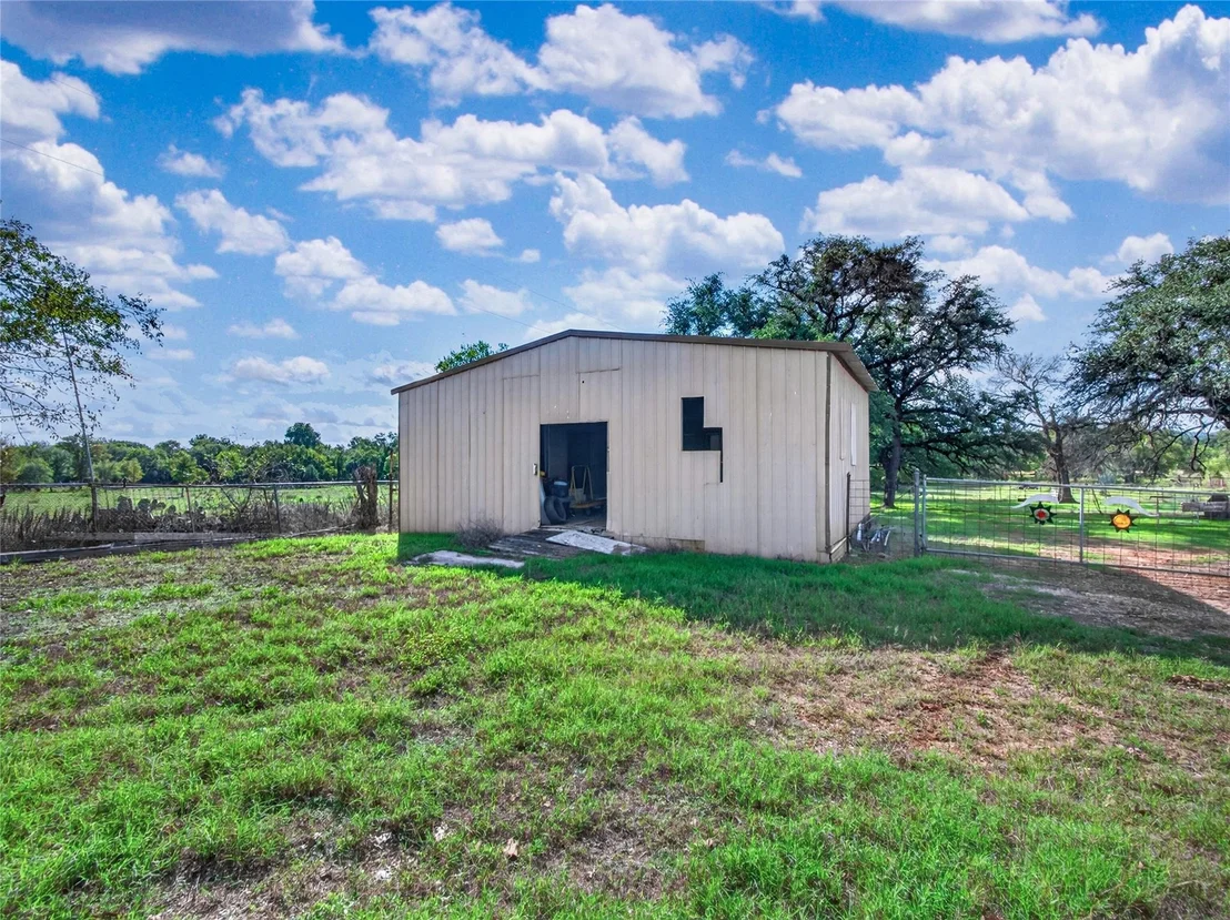 Photo of 7866 County Road 404