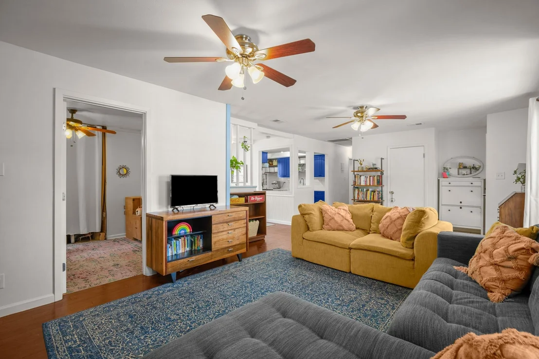Photo of 1804 Fair Oaks DR