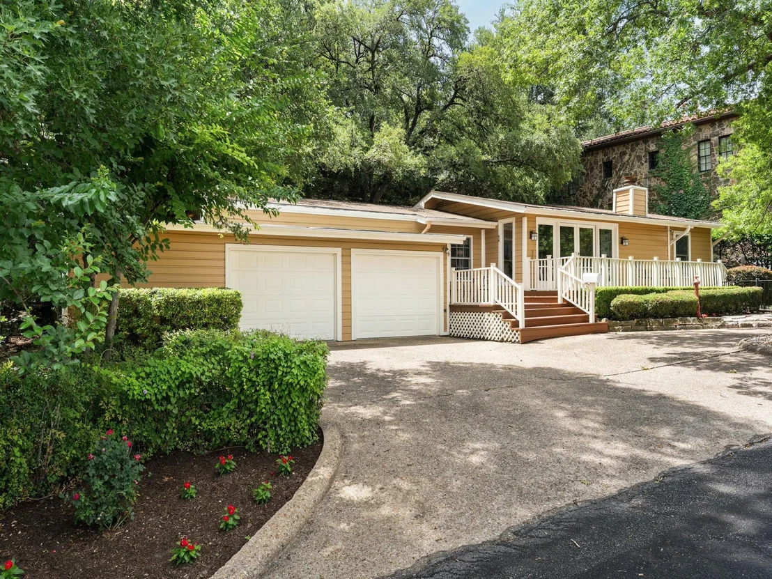 Photo of 2205 Scenic DR