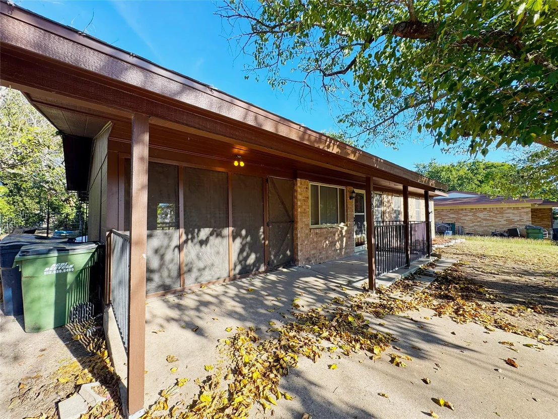 Photo of 305 Highland DR
