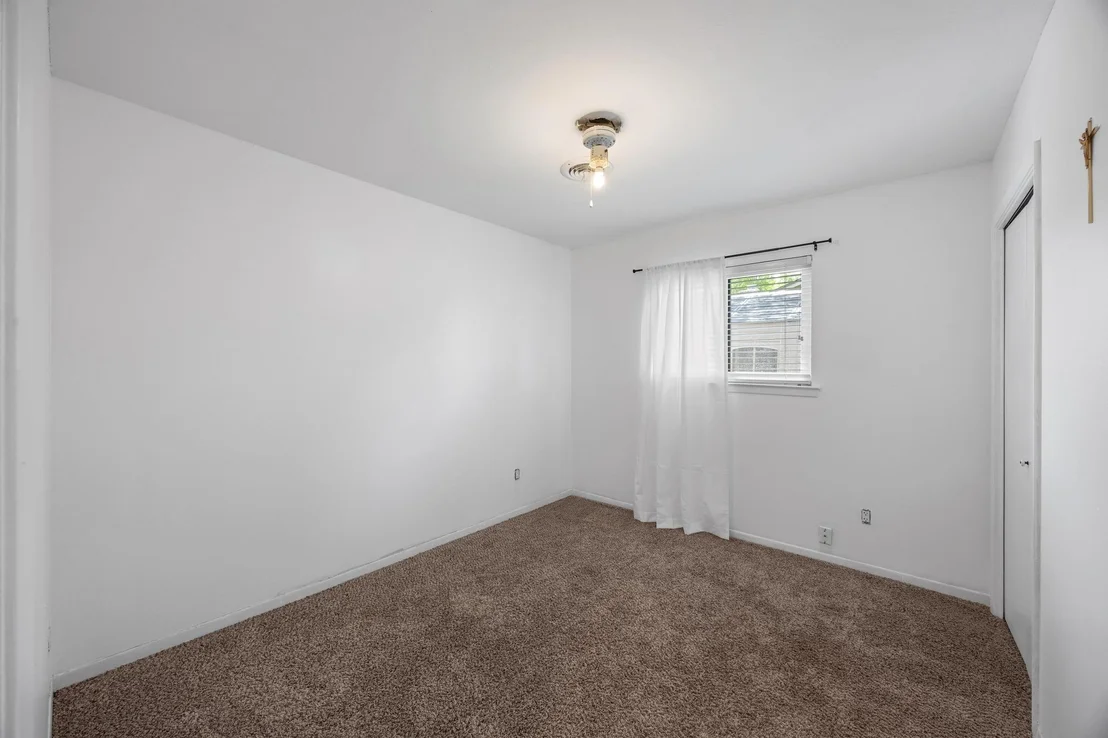 Photo of 1100 Parker CIR