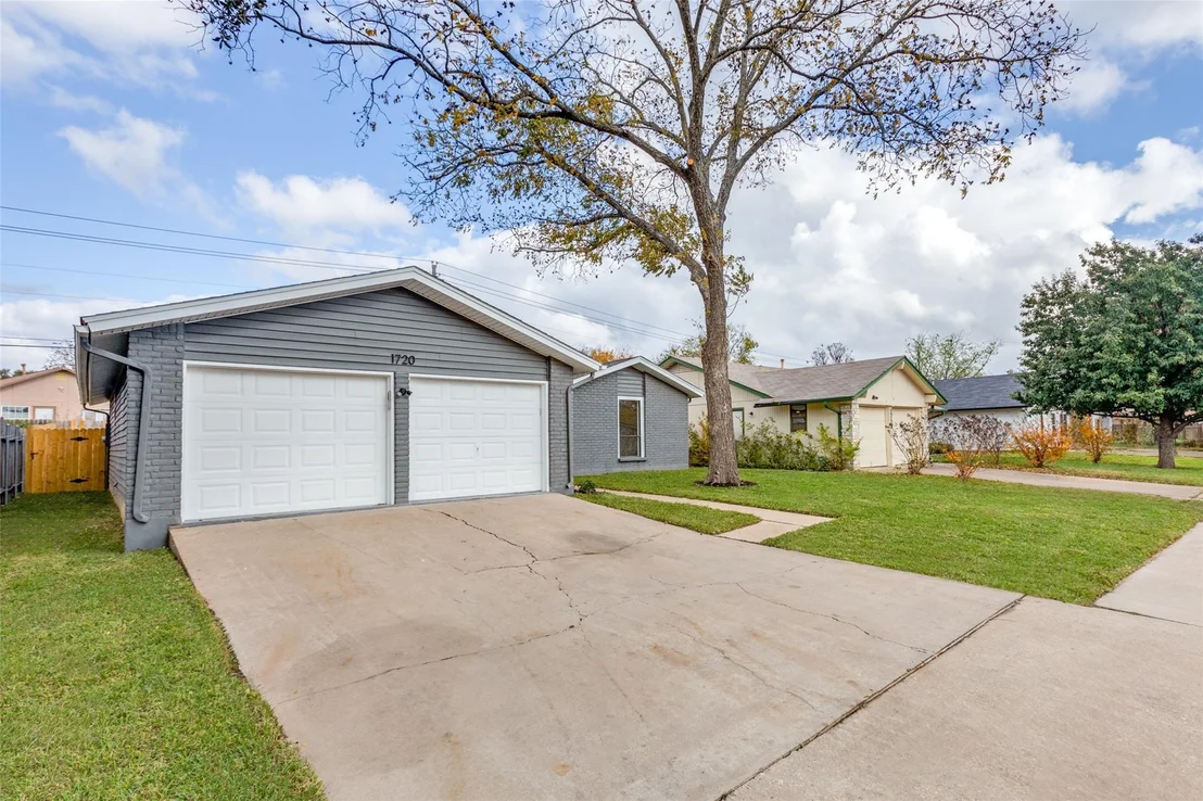 Photo of 1720 Pine Knoll DR
