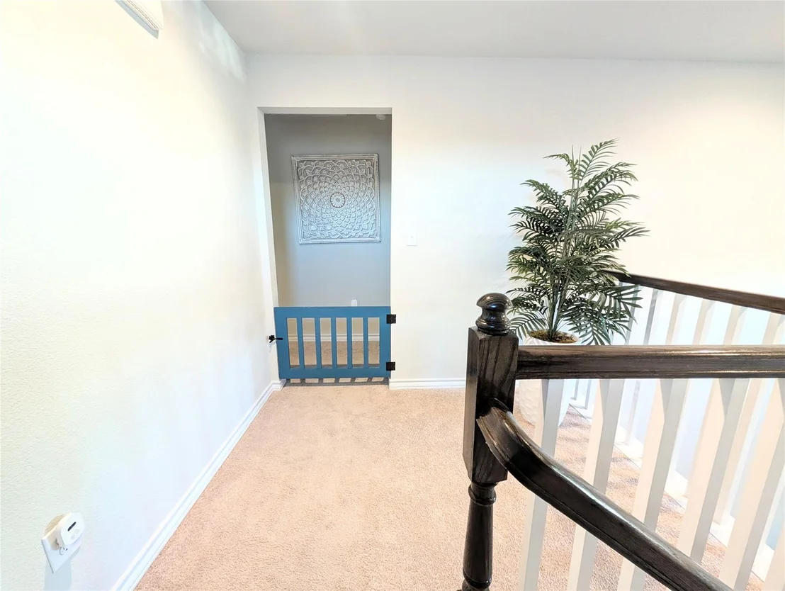 Photo of 226 Thornless CIR