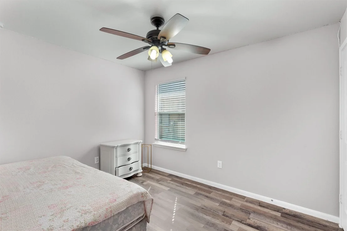 Photo of 15013 Roody LN