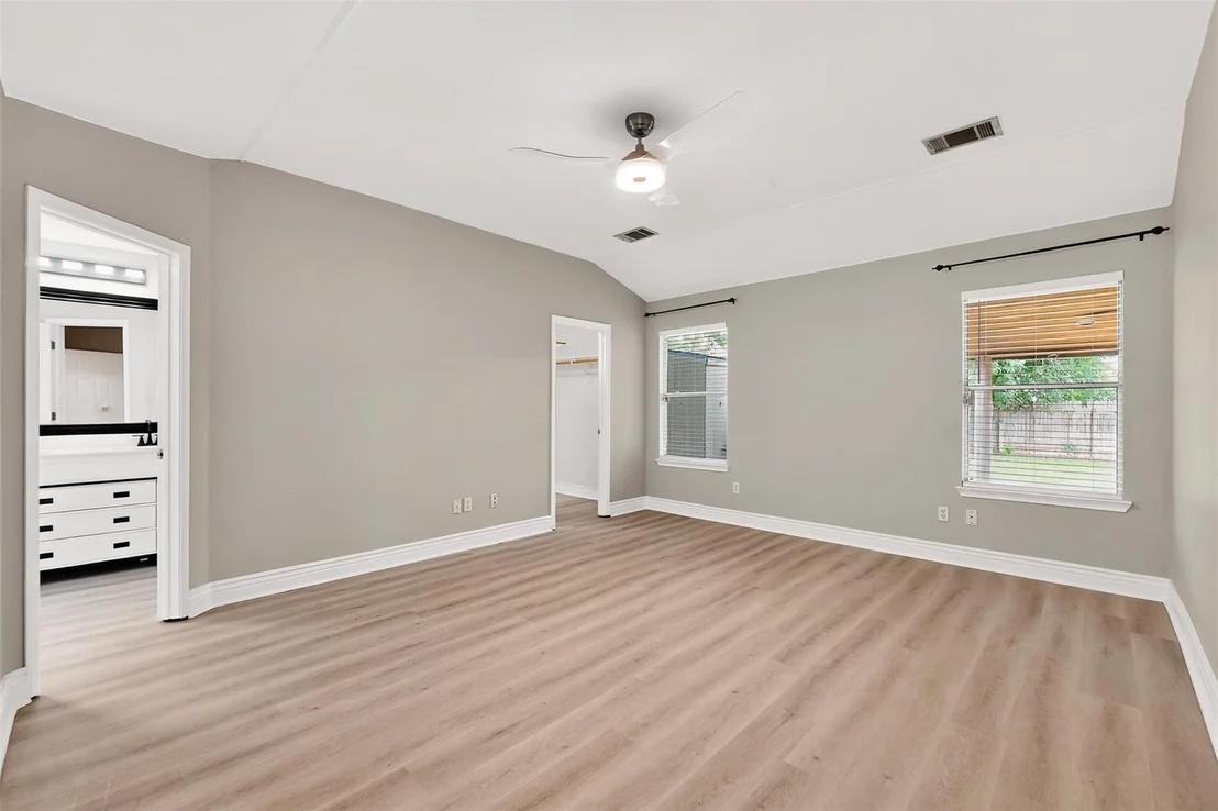 Photo of 5008 Barlow DR