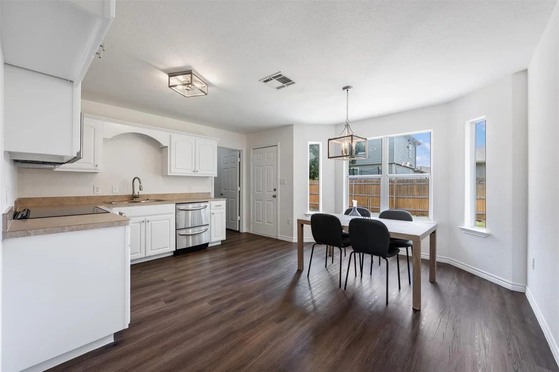 Photo of 104 Live Oak CIR