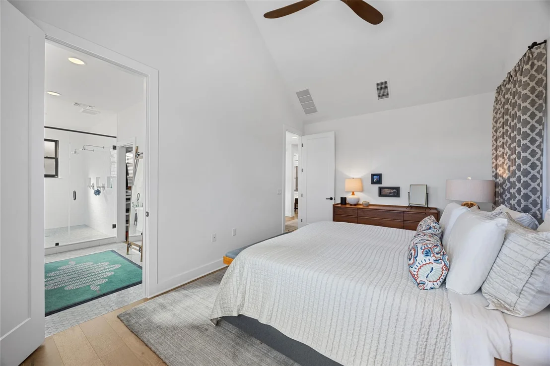 Photo of 2304 Mc Bee ST