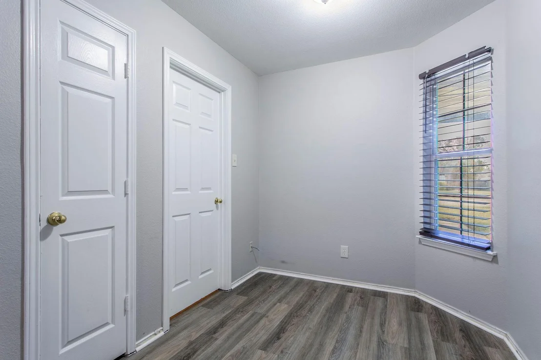 Photo of 1904 Basalt DR
