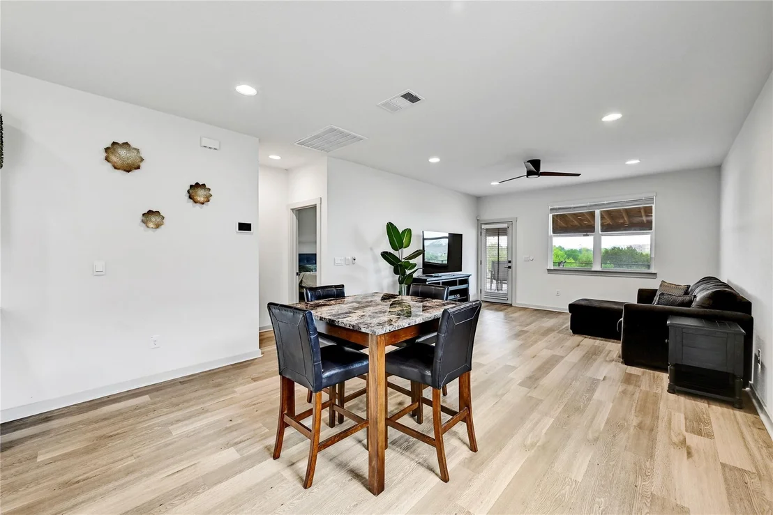 Photo of 8000 Linnie LN