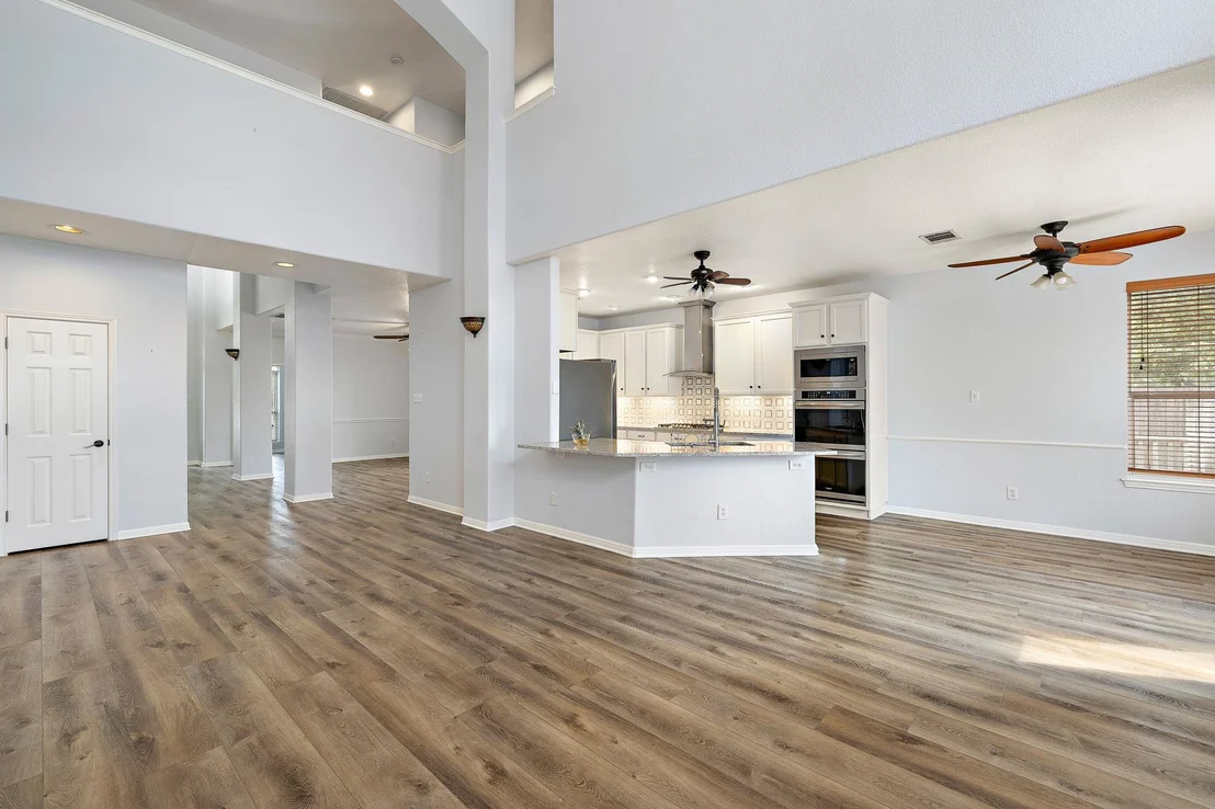 Photo of 16019 Dark LN
