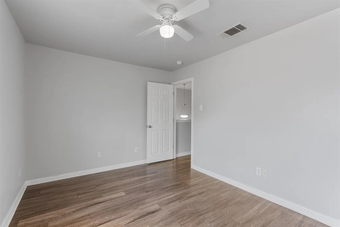 Photo of 198 Covent DR