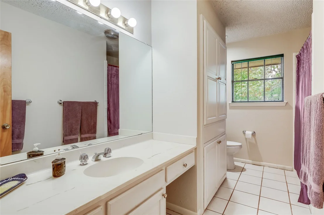 Photo of 9 Inwood CIR