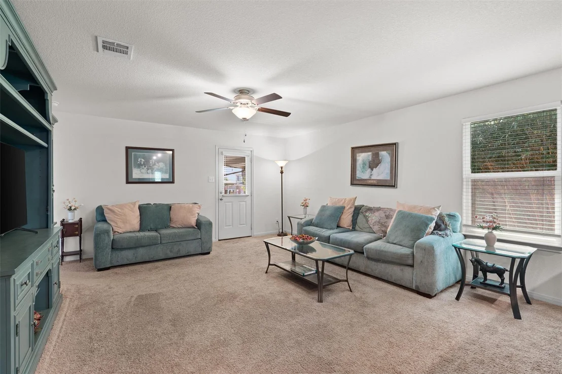 Photo of 212 Hyacinth WAY