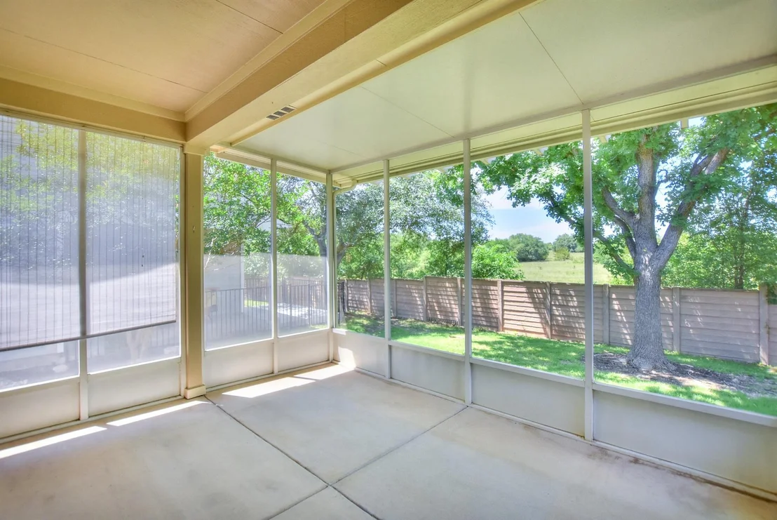 Photo of 221 Bonham LOOP
