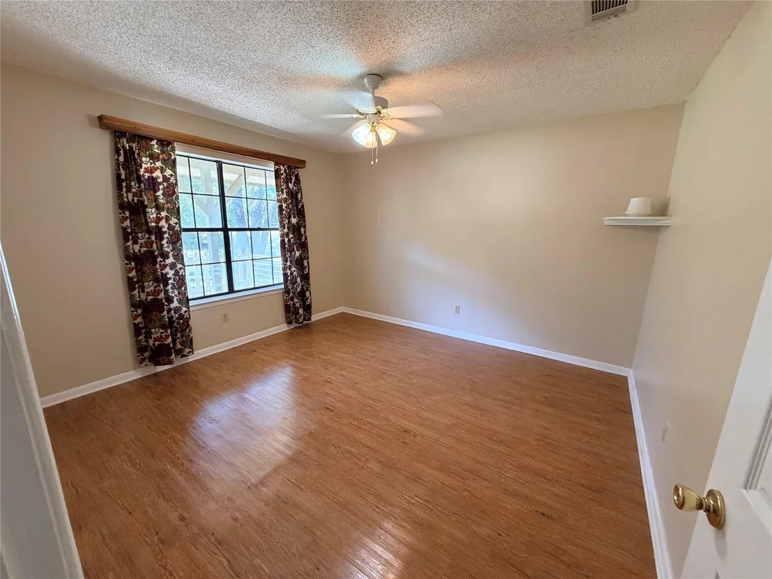 Photo of 2800 Robin RD
