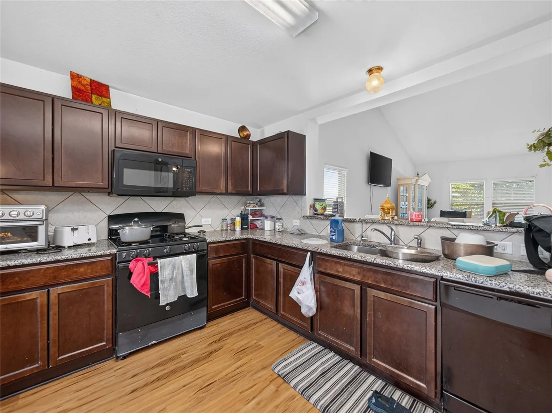 Photo of 417 Foxglove DR