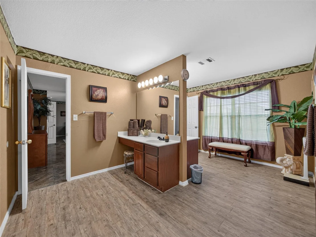 Photo of 804 Cisco Valley CV