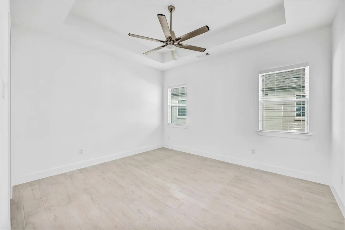 Photo of 213 Oakley PASS