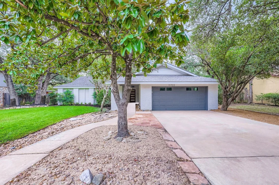 Photo of 11703 Oak Knoll DR