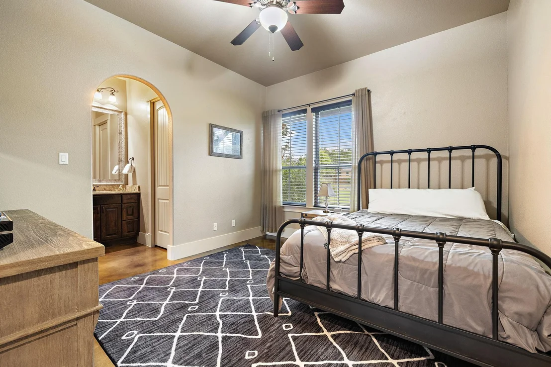 Photo of 201 Eagle Valley LN