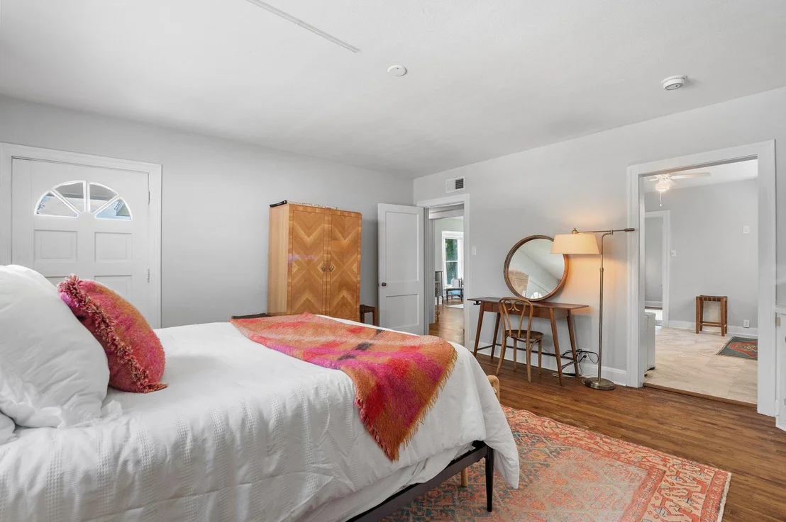 Photo of 907 N Avenue C