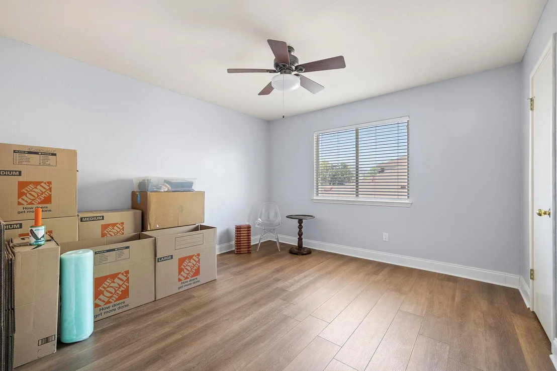 Photo of 1007 LAURELLEAF DR
