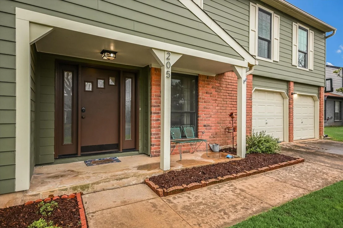 Photo of 205 Woodmont DR