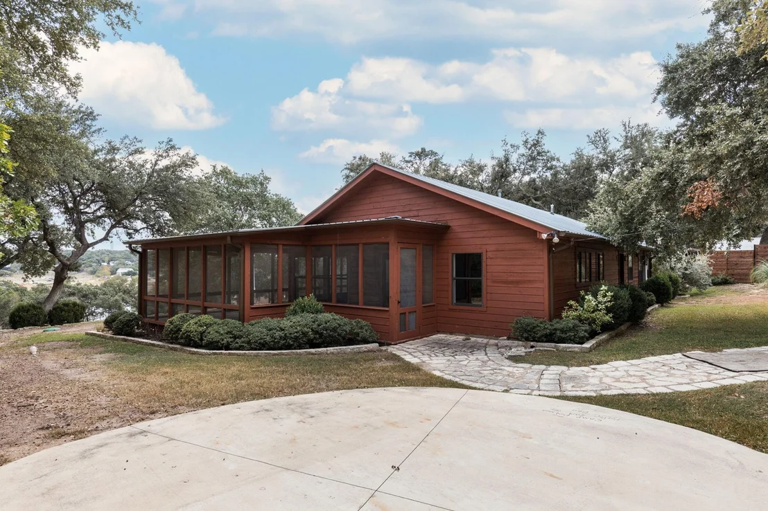 Photo of 1105 Oak Hurst RD