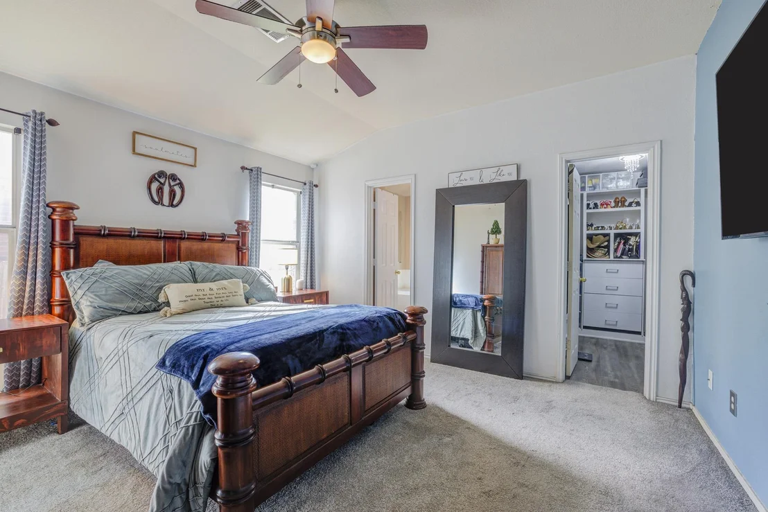 Photo of 1201 N Darjeeling DR