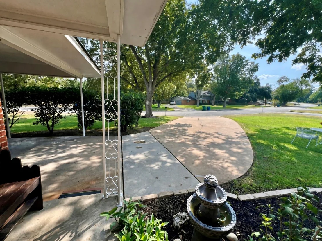 Photo of 1206 Lake Terrace DR