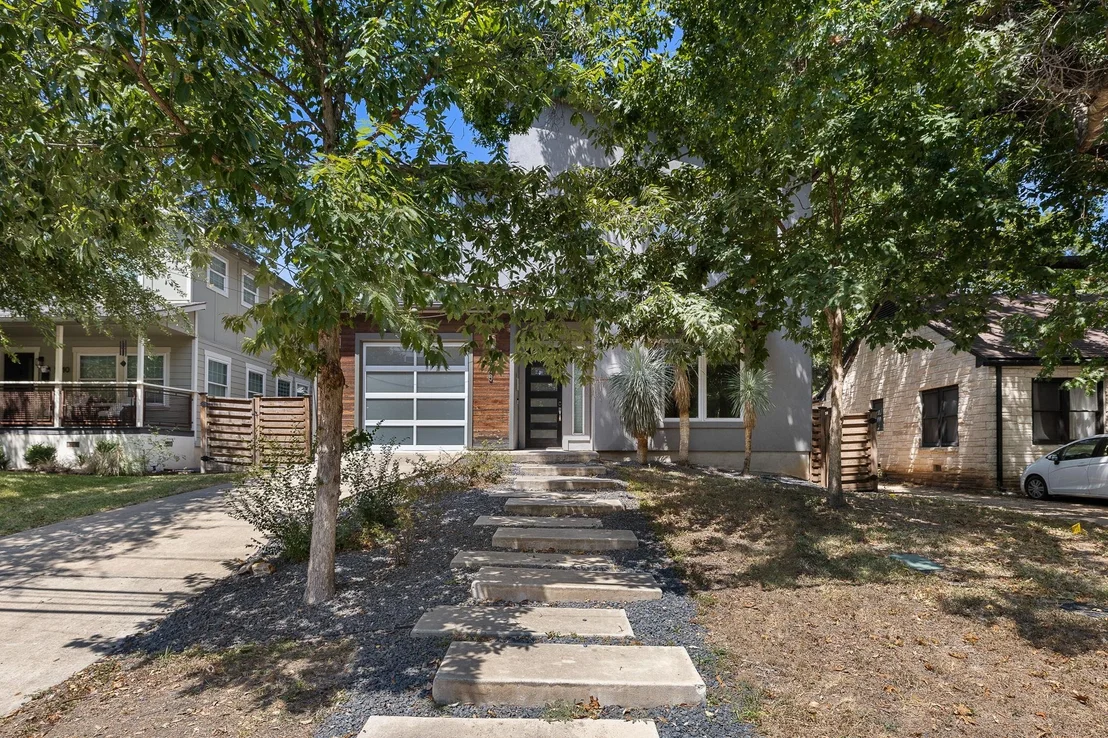 Photo of 1208 Kinney Ave