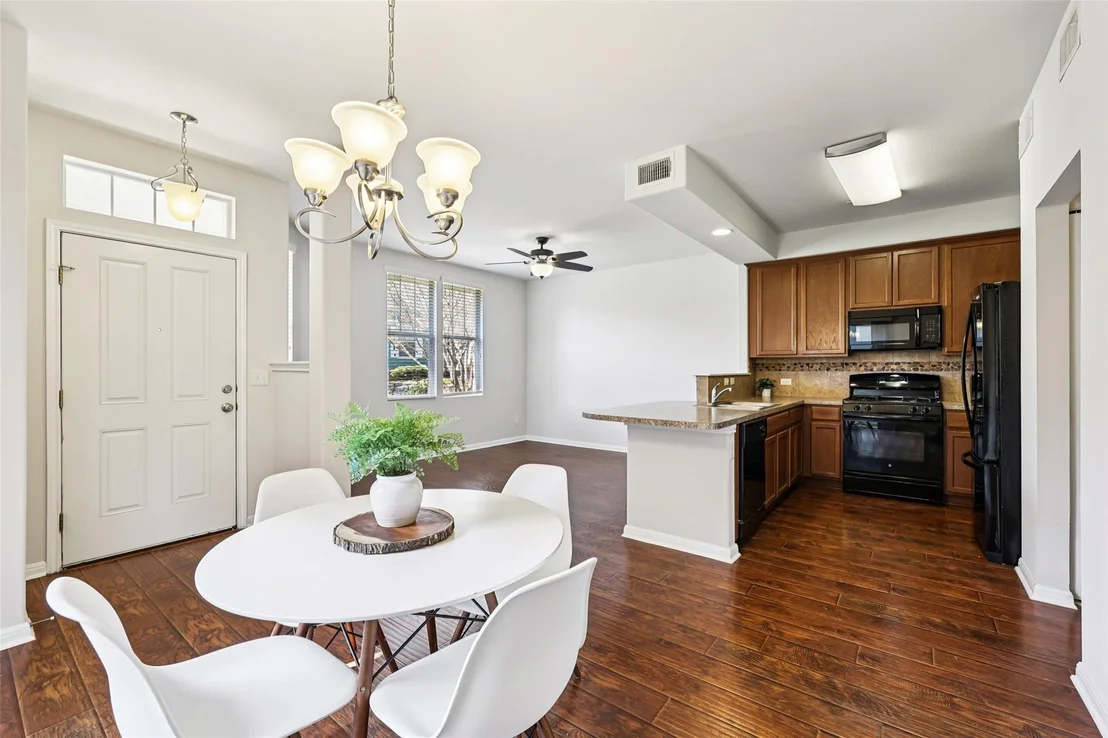 Photo of 1524 Sanders