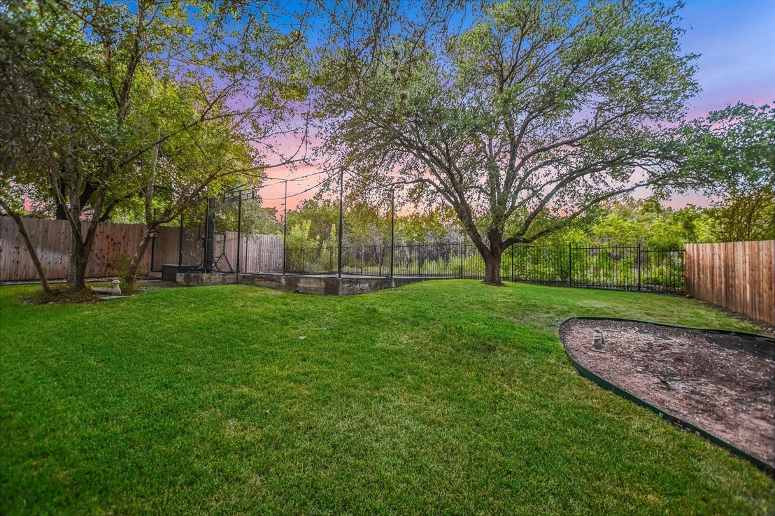 Photo of 2302 Cliffs Edge DR