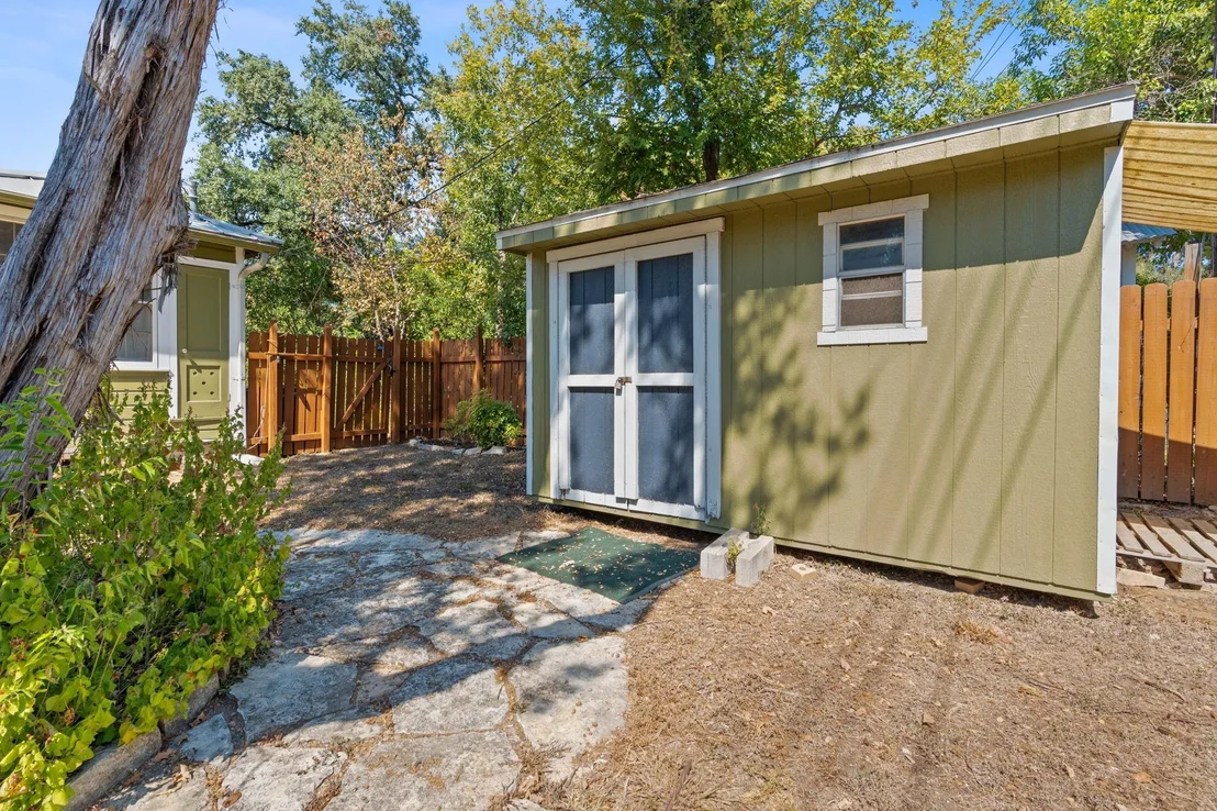 Photo of 2405 Forest Ave