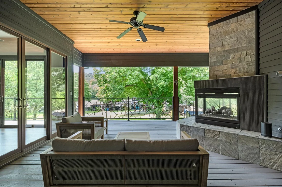 Photo of Unit 8 at 12417 River BND